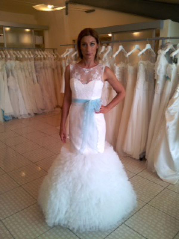 The new Galvan Sposa collection now in Tiffany blue
